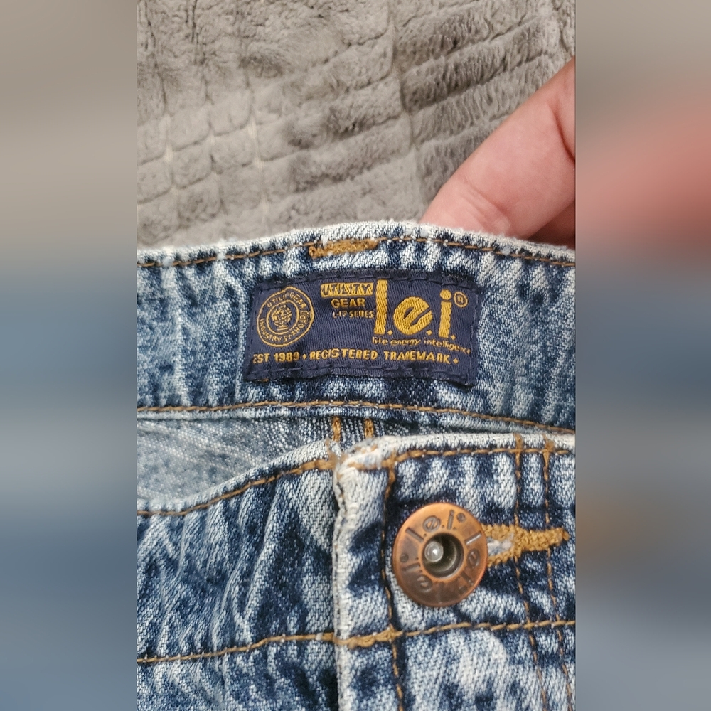 L.e.i DENIMN Jean Shorts Y2K in Jr Size 9 - Picture 7 of 14